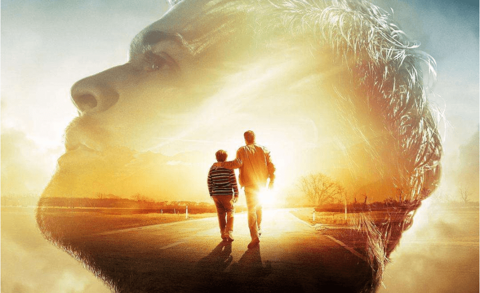 父亲家暴，他在父亲的拳打脚踢中度过。